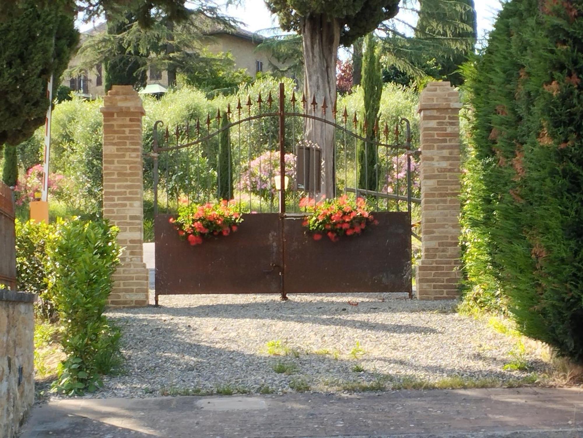 Rocca Degli Olivi Bed & Breakfast San Gimignano Bagian luar foto